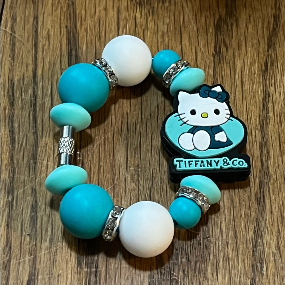 New Handmade Hello Kitty Tiffany & Co. Beaded Tumbler Stanley cup charm Bracelet